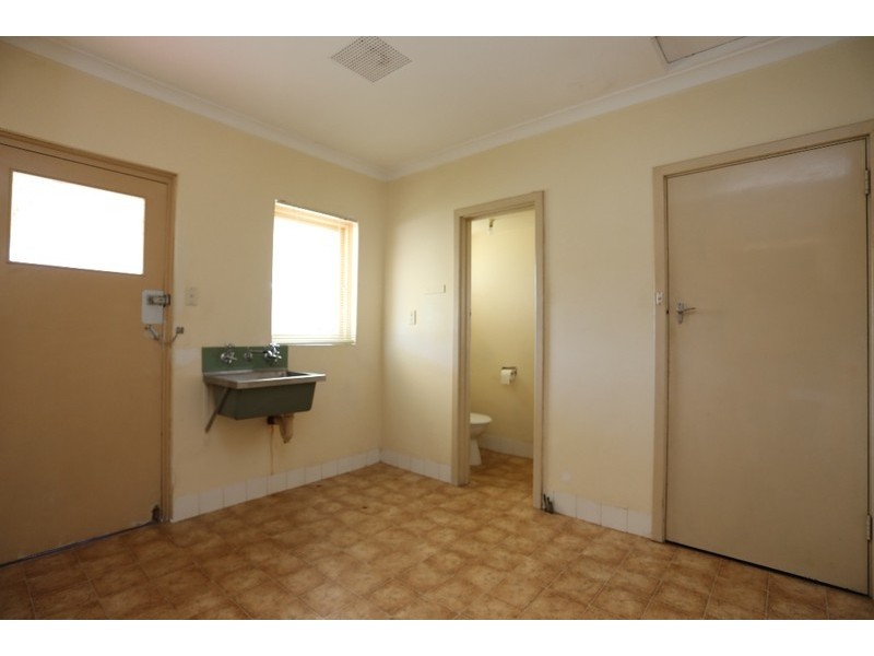 4 Herndon Close, East Cannington WA 6107