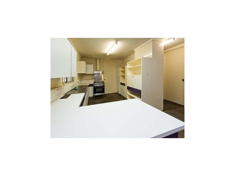 31 Tricourt Grove, Riverton WA 6148