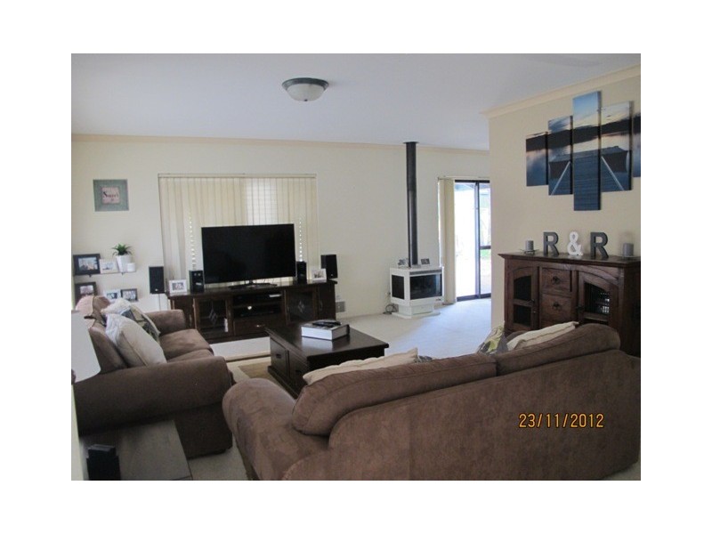 215 Corinthian Rd East, Riverton WA 6148