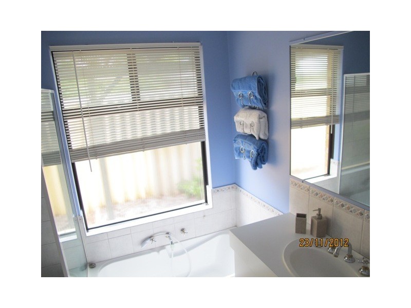 215 Corinthian Rd East, Riverton WA 6148