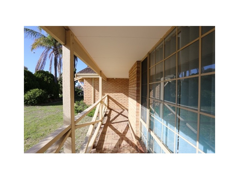 76 Farrington Road, Leeming WA 6149