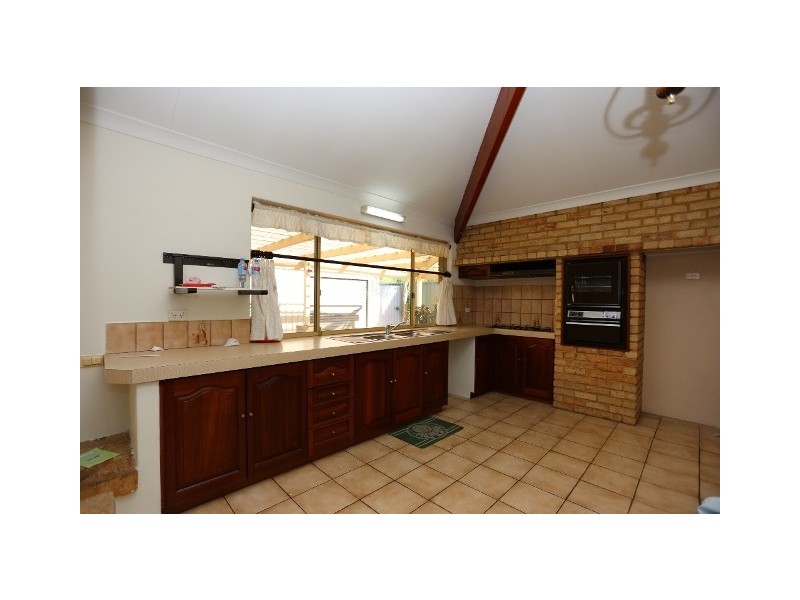 76 Farrington Road, Leeming WA 6149