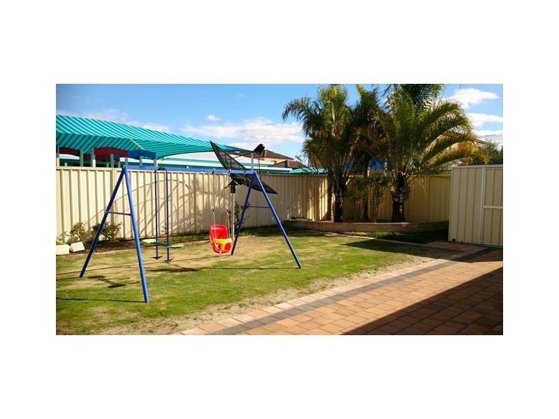 28 Longshaw Circuit, Canning Vale WA 6155