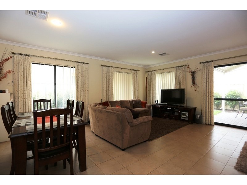 4/212 Corinthian Road, Riverton WA 6148