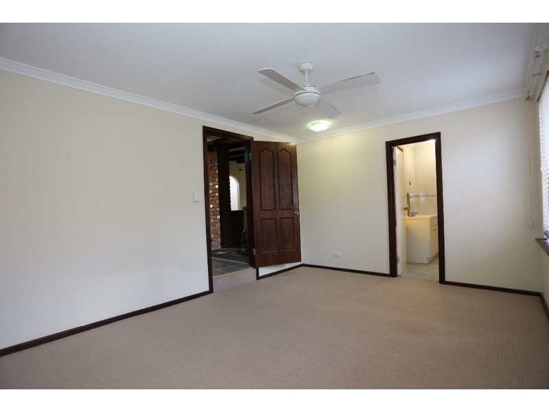 4 Clovelly Crescent, Lynwood WA 6147