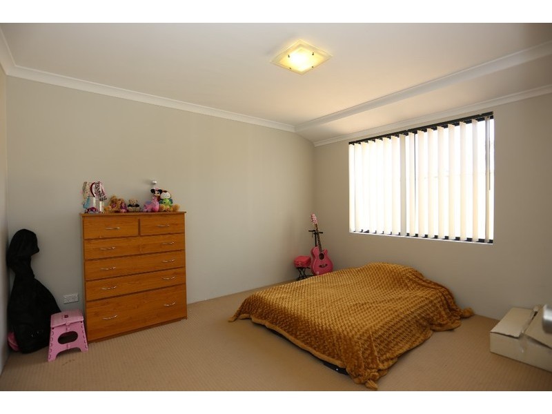 18 Quokka Street, Wattle Grove WA 6107