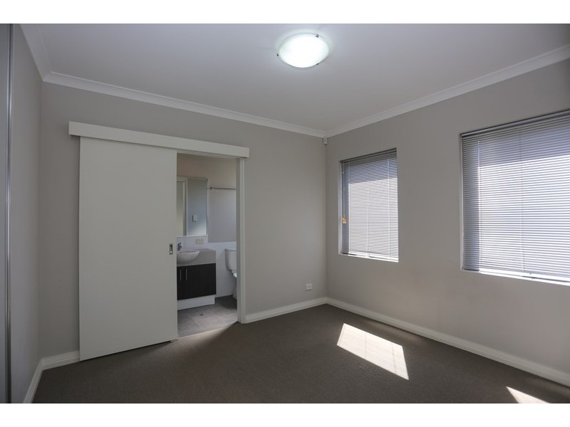 9/16 James Street, Cannington WA 6107