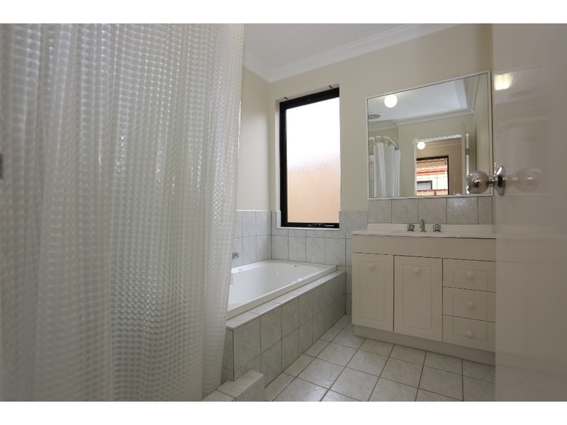 7/161 Sevenoaks Street, Cannington WA 6107