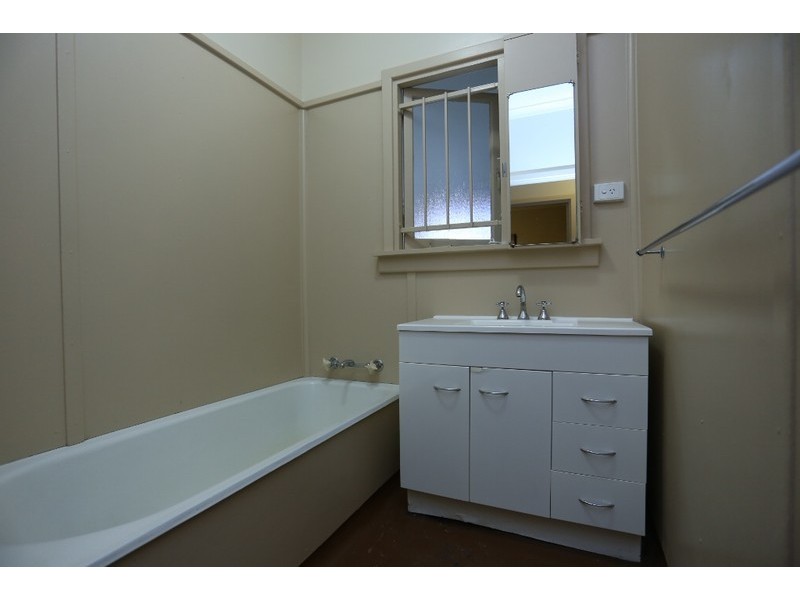 8 McKay Street, Bentley WA 6102