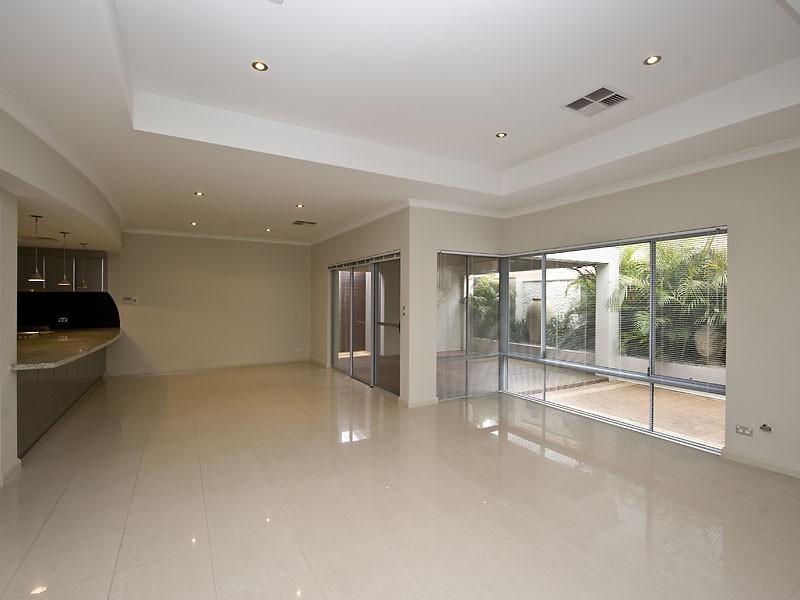 25 Veronica Street, Riverton WA 6148