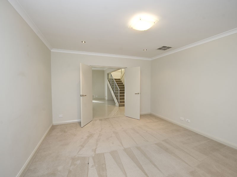 25 Veronica Street, Riverton WA 6148