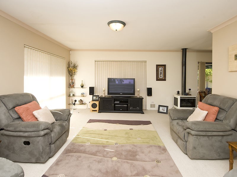 215 Corinthian Road East, Riverton WA 6148