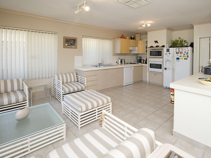 215 Corinthian Road East, Riverton WA 6148