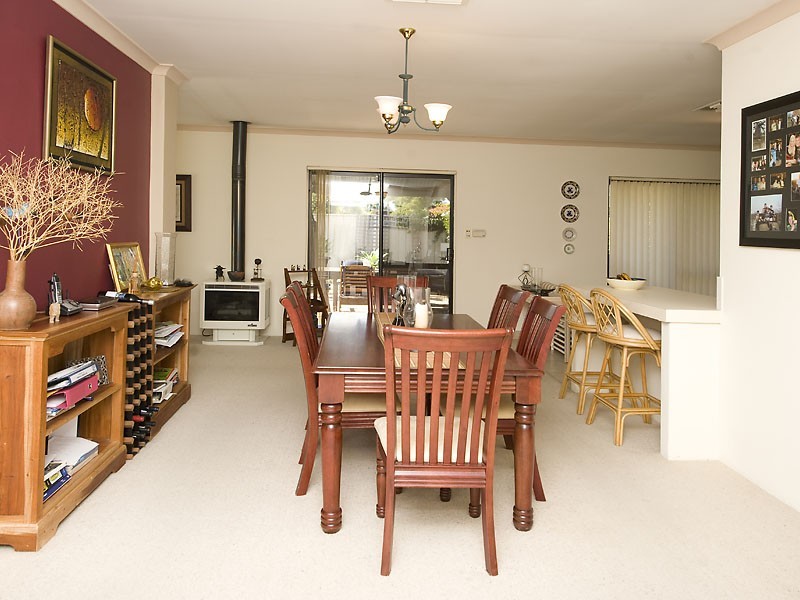 215 Corinthian Road East, Riverton WA 6148