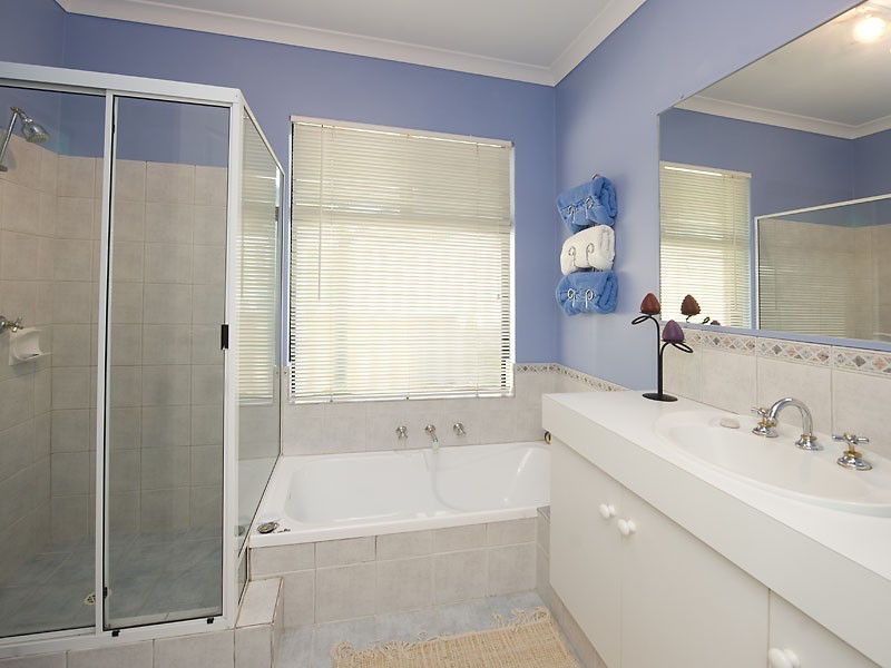 215 Corinthian Road East, Riverton WA 6148