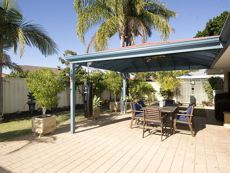 215 Corinthian Road East, Riverton WA 6148