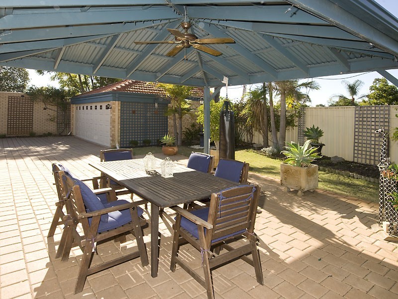 215 Corinthian Road East, Riverton WA 6148