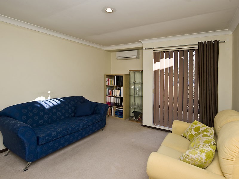 4/1 Tricia Court, Shelley WA 6148
