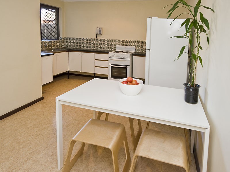 4/1 Tricia Court, Shelley WA 6148