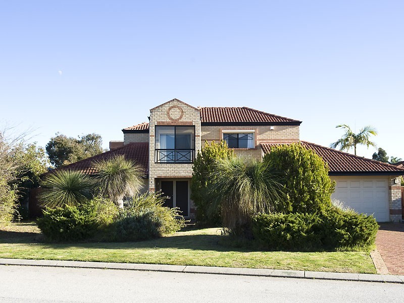 23 Old Lake Grove, Wilson WA 6107