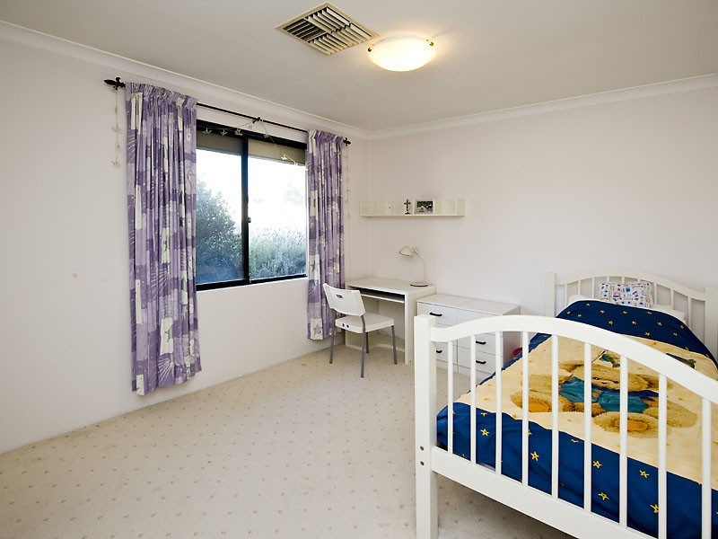 23 Old Lake Grove, Wilson WA 6107