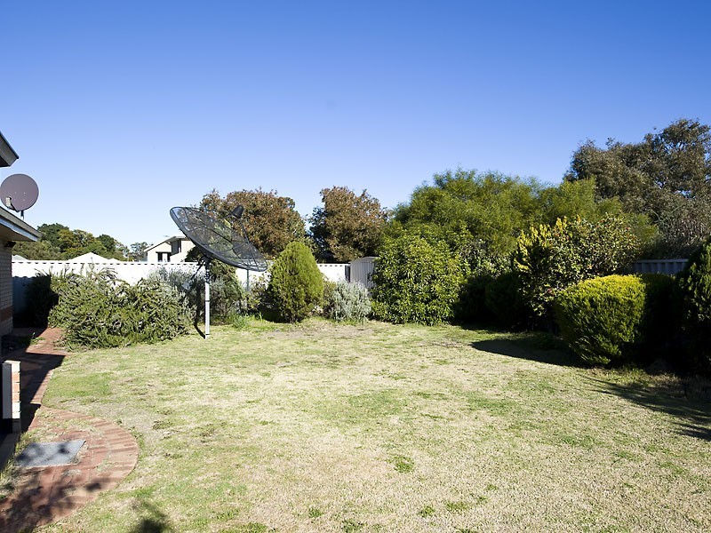 23 Old Lake Grove, Wilson WA 6107