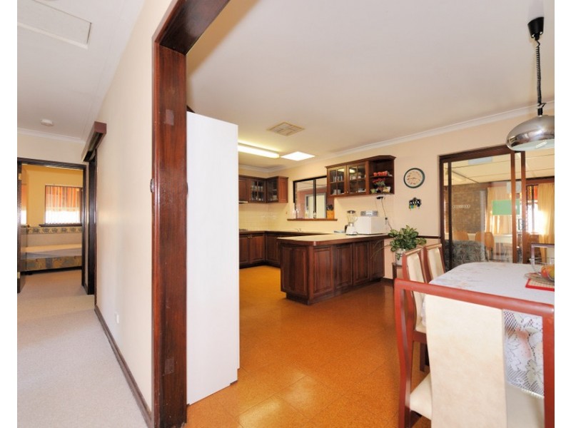 7 Garden Street, Cannington WA 6107