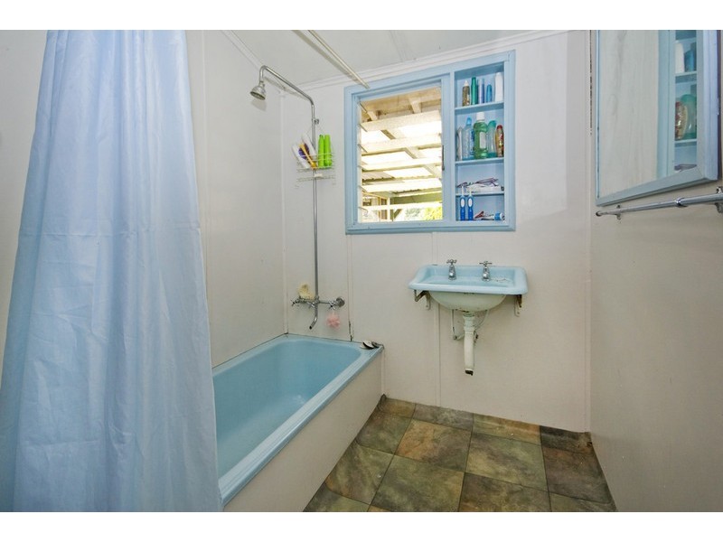 255 Robinson Avenue, Cloverdale WA 6105