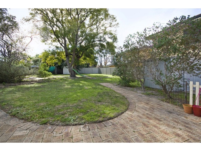 255 Robinson Avenue, Cloverdale WA 6105