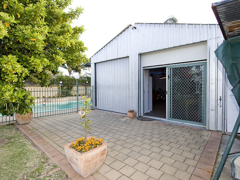 87 Tudor Avenue South, Riverton WA 6148