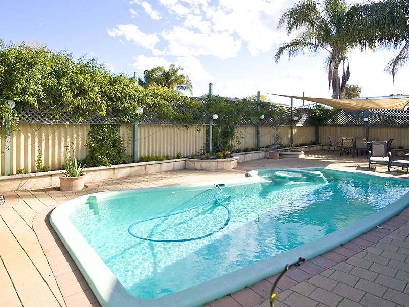 87 Tudor Avenue South, Riverton WA 6148