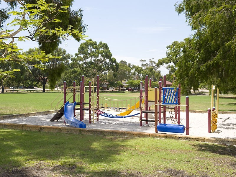 52 Andrews Road, Wilson WA 6107