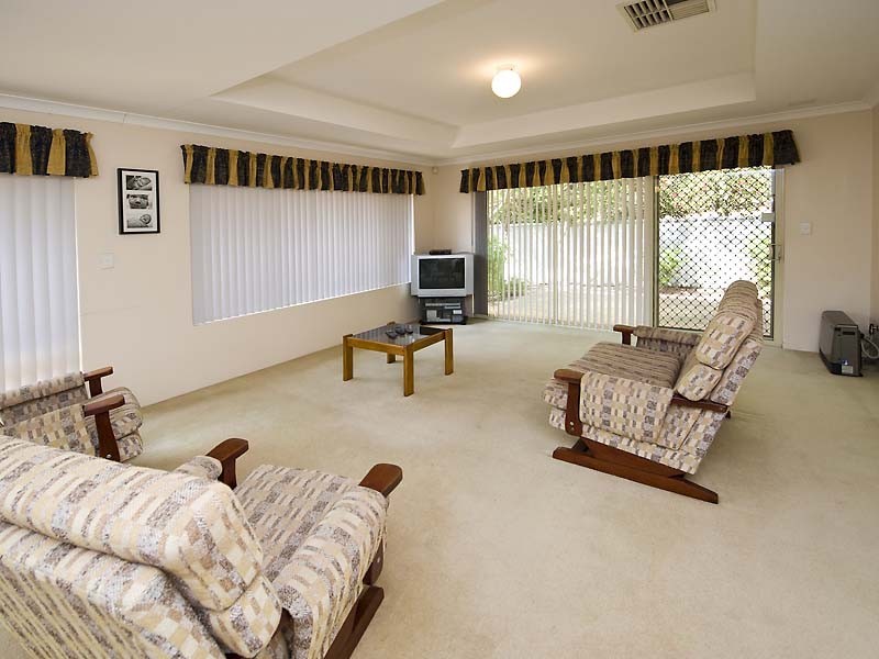 8/24 Marjorie Avenue, Shelley WA 6148