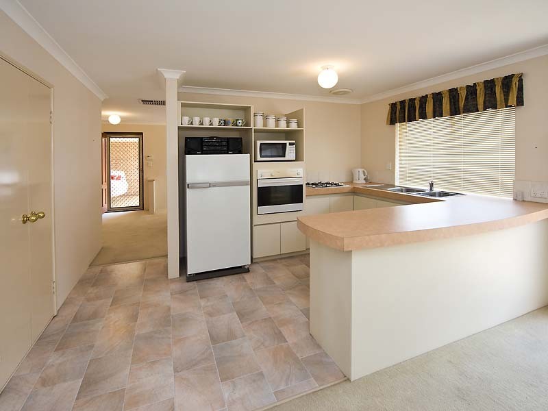 8/24 Marjorie Avenue, Shelley WA 6148