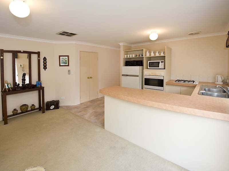 8/24 Marjorie Avenue, Shelley WA 6148