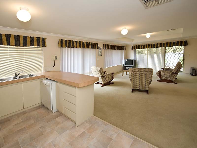 8/24 Marjorie Avenue, Shelley WA 6148