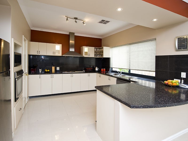 2A Varley Street, Riverton WA 6148