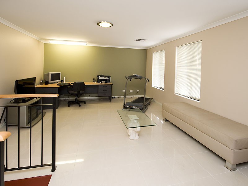 2A Varley Street, Riverton WA 6148