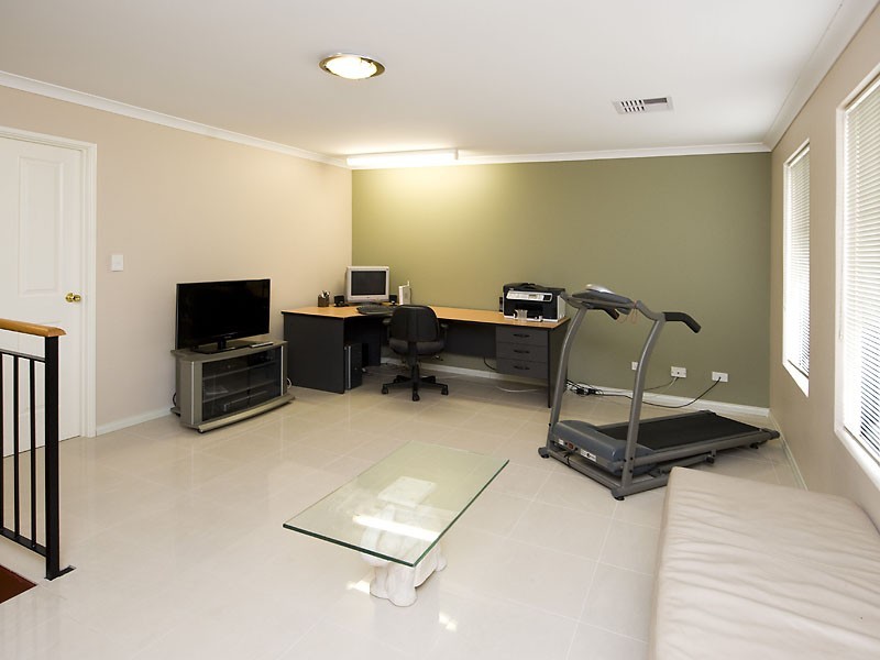 2A Varley Street, Riverton WA 6148