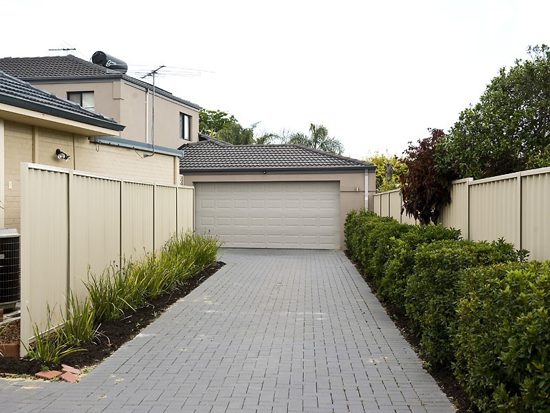 2A Varley Street, Riverton WA 6148