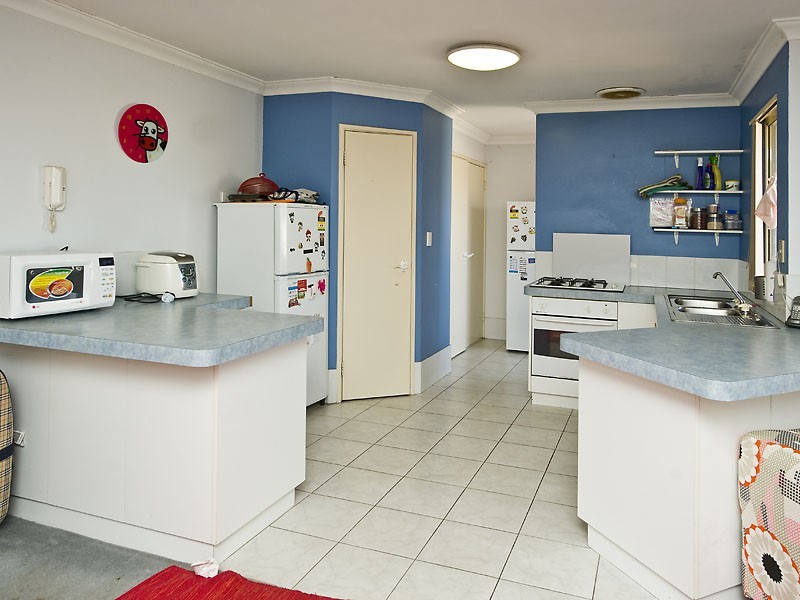 12/99 George Way, Cannington WA 6107