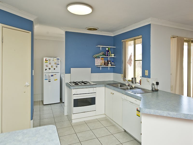 12/99 George Way, Cannington WA 6107