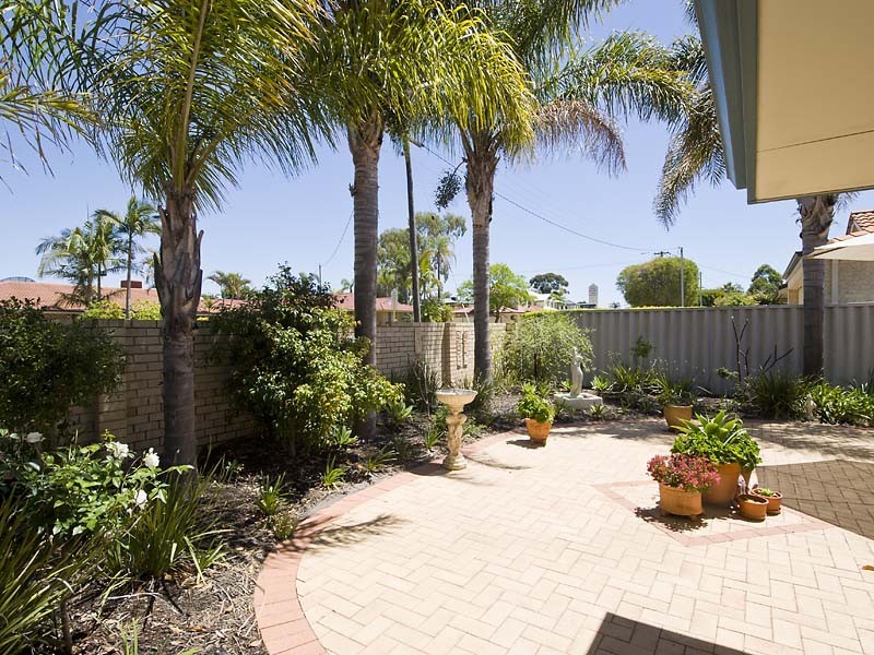 1/232  Corinthian Road East, Riverton WA 6148