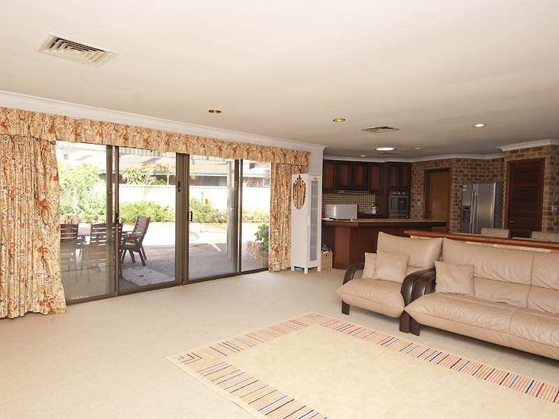 6 Driver Way, Bull Creek WA 6149