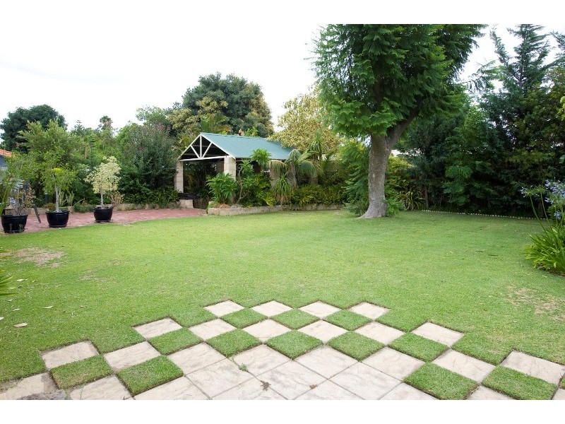 71 Tudor Avenue South, Riverton WA 6148