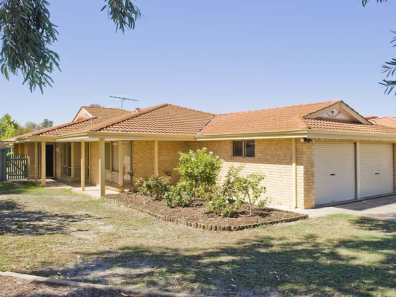 2 Foreshore Entrance, Wilson WA 6107