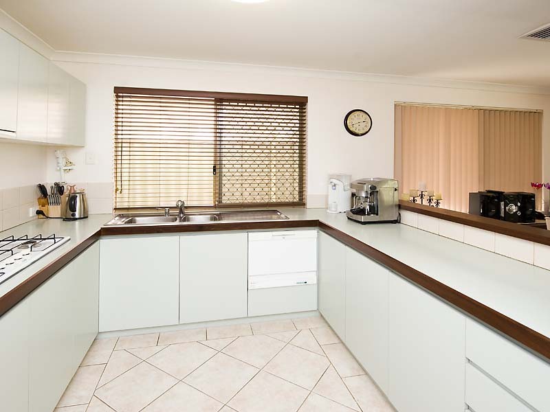 2 Foreshore Entrance, Wilson WA 6107