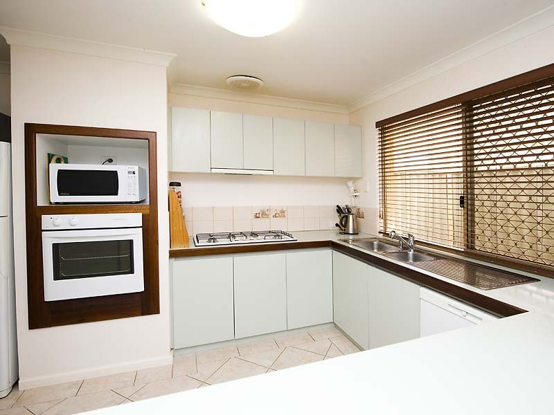 2 Foreshore Entrance, Wilson WA 6107