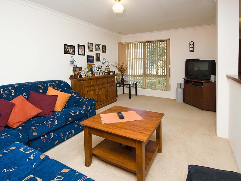 2 Foreshore Entrance, Wilson WA 6107