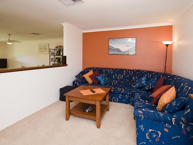 2 Foreshore Entrance, Wilson WA 6107